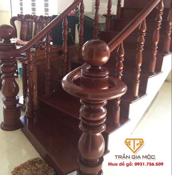 Cầu thang gỗ cũ đẹp là một trong những lựa chọn phổ biến cho các căn nhà truyền thống. Hãy xem qua hình ảnh để tìm hiểu về sự tinh tế và đẹp mắt của chiếc cầu thang này, giúp trở thành điểm nhấn cho căn nhà của bạn.