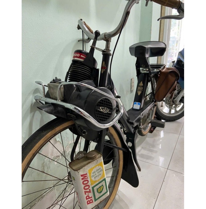xe-dap-may-velosolex-cu-xua-gia-re-00.jpg