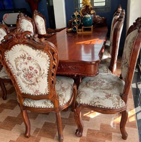 Bộ Bàn Ăn Gỗ Cẩm Lai 8 Ghế – Thu Mua Bộ Bàn Ăn Cẩm Lai Giá Cao, Nhanh Gọn, Uy Tín Tại TPHCM
